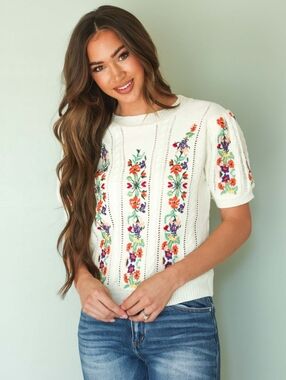 BiBi Cream Short Sleeve Sweater Top with Multicolor Floral Embroidery XL